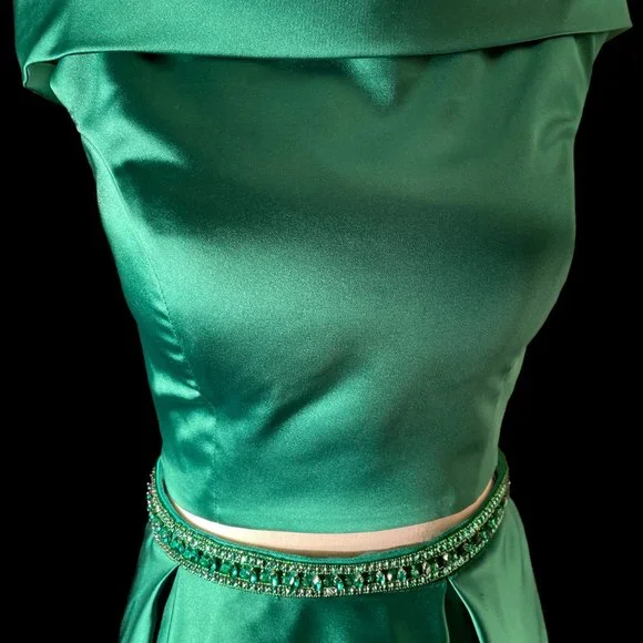 SHERRI HILL Emerald Green Long 2 Piece Prom Dress with Beaded Waist, Size 6 Prom